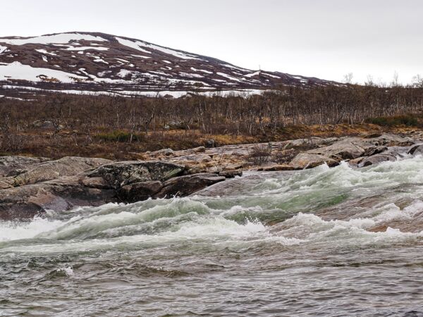 Am Luonosjåhkåm im Saltdal