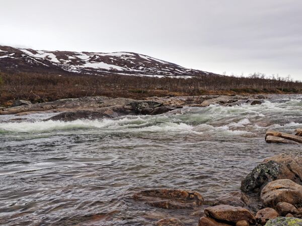 Am Luonosjåhkåm im Saltdal