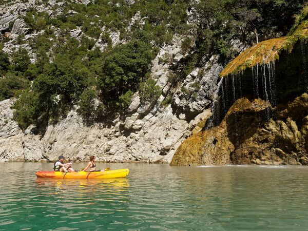 Bootsfahrt durch die Schlucht der Verdon.