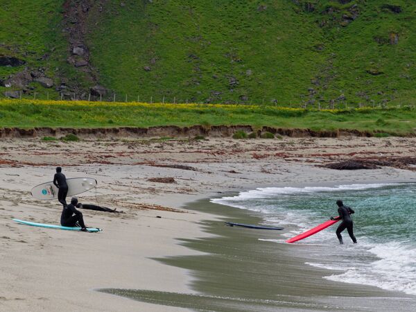 Unstadstranden - warten auf die Welle