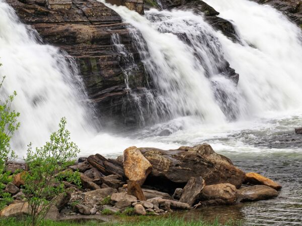Der Wasserfall von Mo i Rana